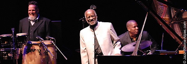 090321-Ahmad-Jamal-Auditorium-0117-600x207