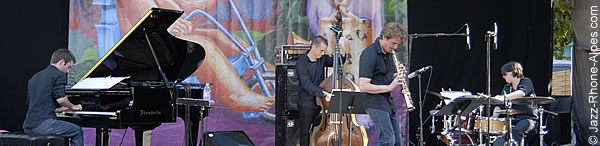 090703-Back-quartet-ReZZo-0041-600x146