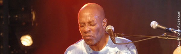 090703-brian-jackson-jazzmix-0206-600x181