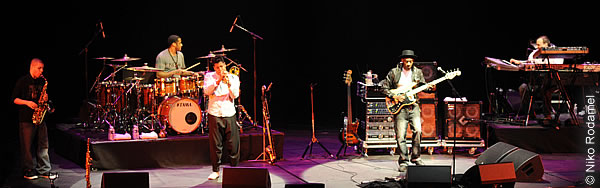 091222-MarcusMiller-Auditorium-NR-01