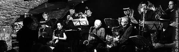 100206-jazz-devils-big-band-hotclub-5291-600x176