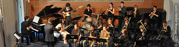 100611-junior-big-band-crr-6935-600x158