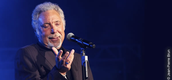 110629-tom-jones-vienne-jpb-9689-600x280