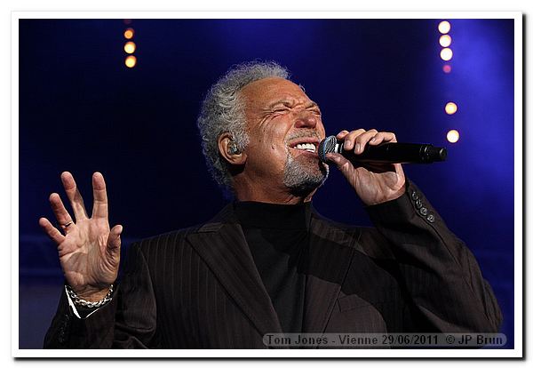 110629-tom-jones-vienne-jpb-9699