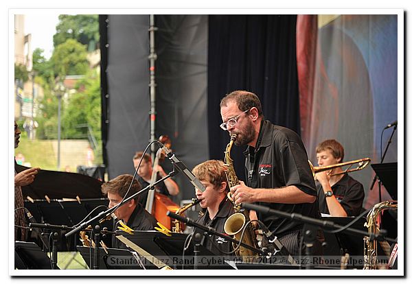 120705-06-stanford-u-jazz-band-cybele--7407