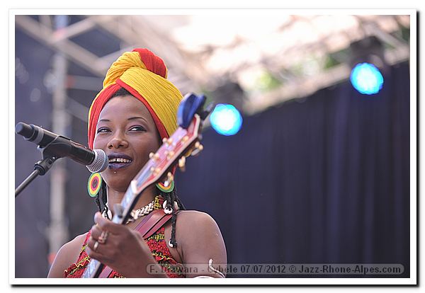 120707-02-fatoumata-diawara-cybele-7901