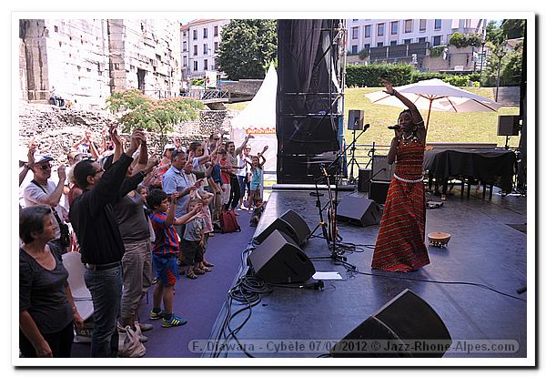 120707-02-fatoumata-diawara-cybele-7932