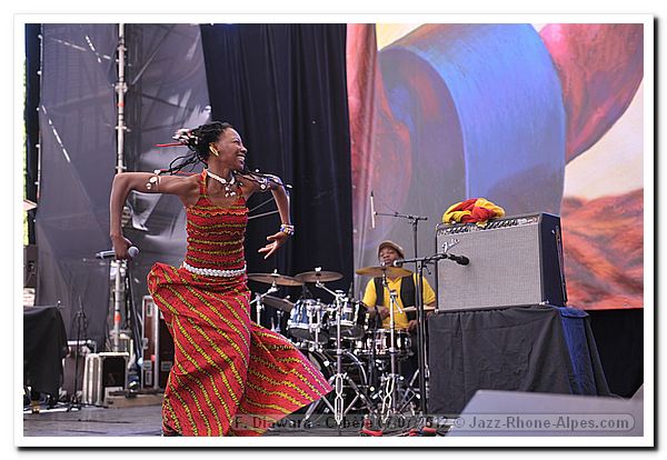 120707-02-fatoumata-diawara-cybele-7945