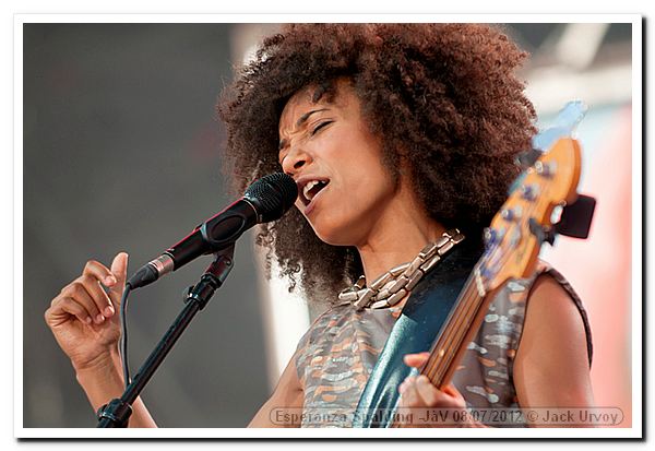 120708-07-esperanza-spalding-jav-ju-3331