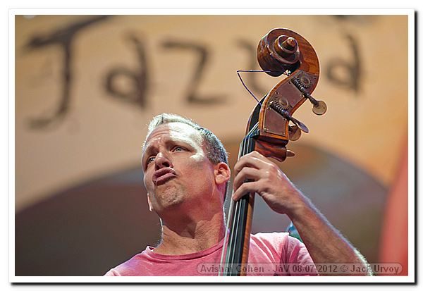 120708-08-avishai-cohen-trio-jav-ju-3565