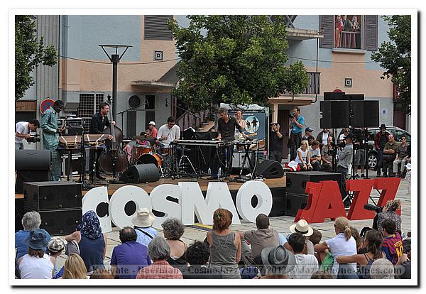 120729-02-kouyate-neerman-cosmojazz-1770