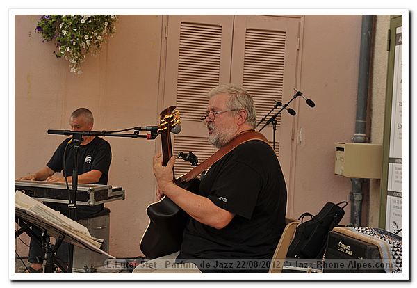 120822-02-e-luter-5tet-parfum-4910