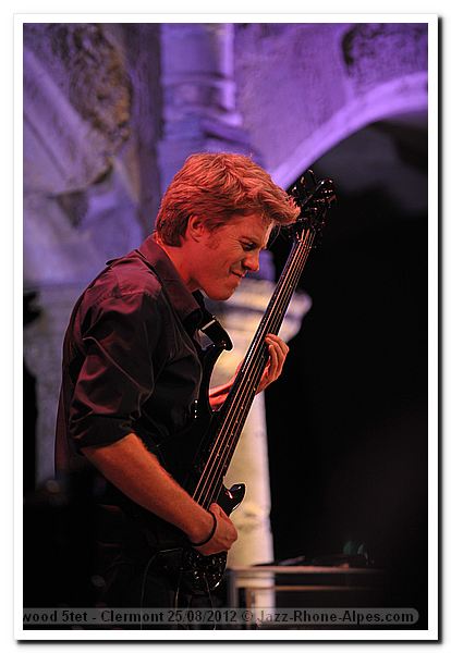 120825-03-kyle-eastwood-quintet-clermont-5636