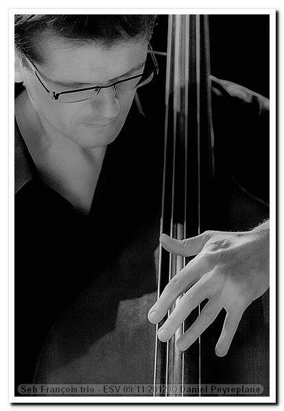 121109-sebastien-francois-trio-esplanade-st-vincent-dp-4339