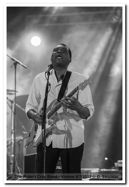 130706-08-the-robert-cray-band-ds-7101