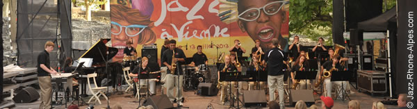 130710-04-glenelg-jazz-ensemble-cybele-6564-600x157