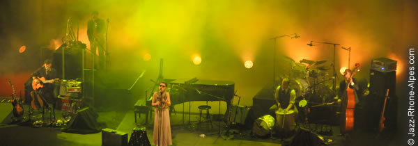 130726-melody-gardot-nuits-de-fourviere-6968-600x210