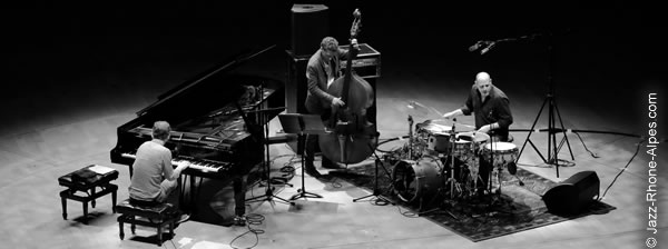 140304-mehldau-grenadier-ballard-auditorium-2144-600x224