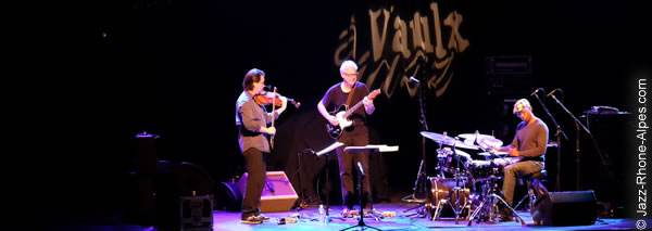 140327-bill-frisell-trio-avj-2368-600x213