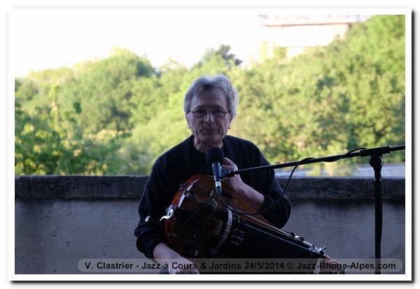 140524-v-clastrier--jazz-cours-jardins-5784