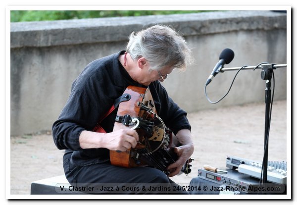 140524-v-clastrier--jazz-cours-jardins-5788