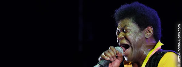 140705-11-03-charles-bradley-jav-8224-600x220
