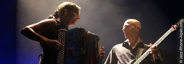 140802-01-anakronic-elektro-orkestra-crest-0521-600x209