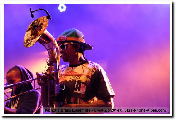 140802-02-hypnotic-brass-ensemble-crest-0575