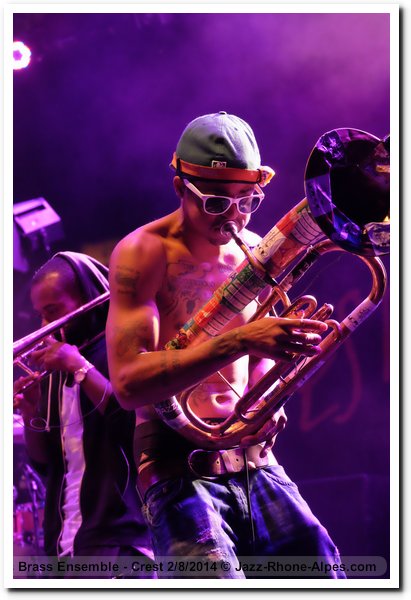 140802-02-hypnotic-brass-ensemble-crest-0590