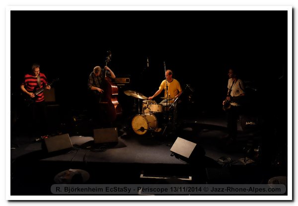 141113-r-bjorkenheim-4tet-periscope-15373