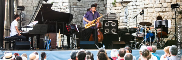 150718-shauli-einav-4tet-plj-dp-3641-2-600x200