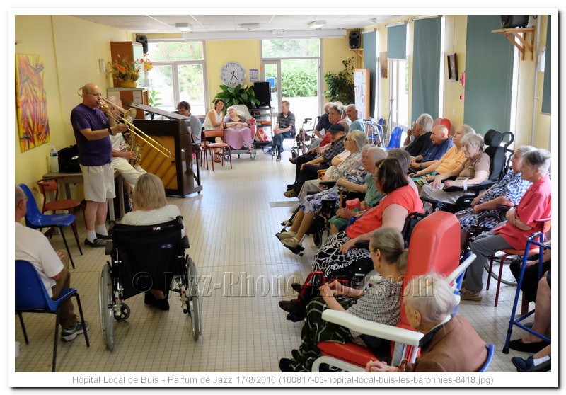 160817-03-hopital-local-buis-les-baronnies-8418