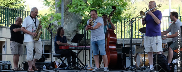 160817-04-apero-jazz-magnetic-orchestra-buis-les-baronnies-8470-600x239