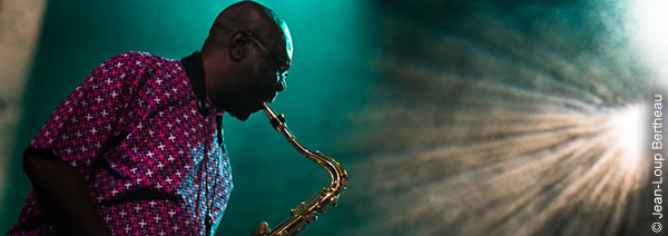 161124-manu-dibango-ccccc-jlb-0249-600x212